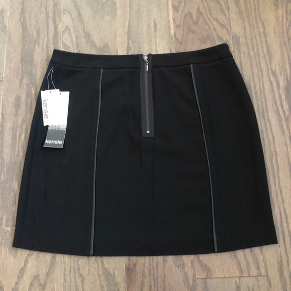 Kensie Sequin Panel Mini Skirt - Picture 4 of 5